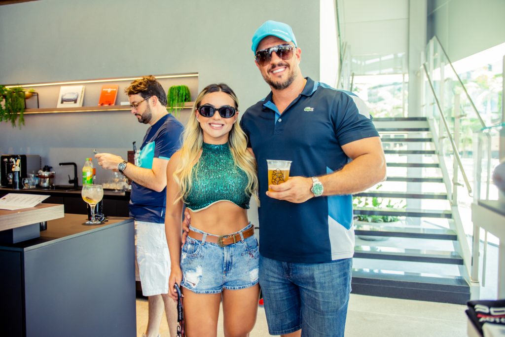 Roberta Araújo E Igor Saderson