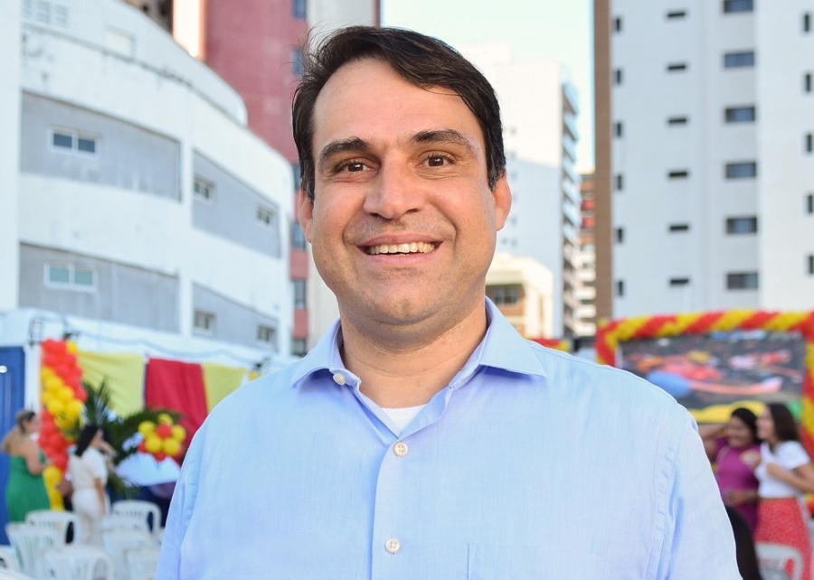 Salmito Filho é o convidado especial da reunião de diretoria do Amigos em Ação
