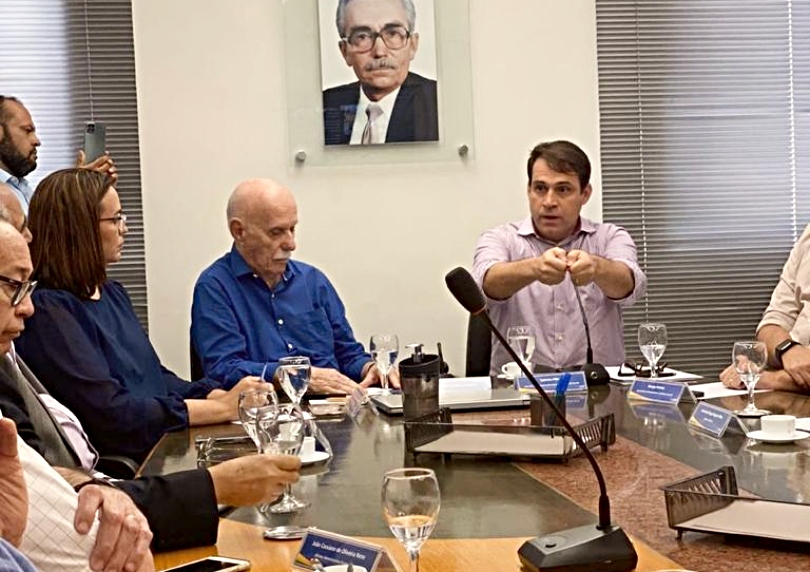 Salmito Filho debate as demandas do varejo cearense com diretoria da FCDL-CE