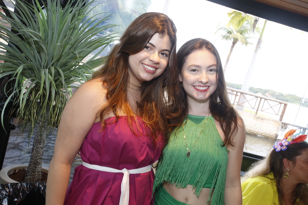 Sarah Brígido E Júlia Brasil