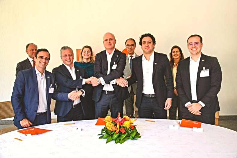 Ministra holandesa acompanha ‘in loco’ a assinatura de parceria entre empresas do Brasil e Holanda para a produção de H²V