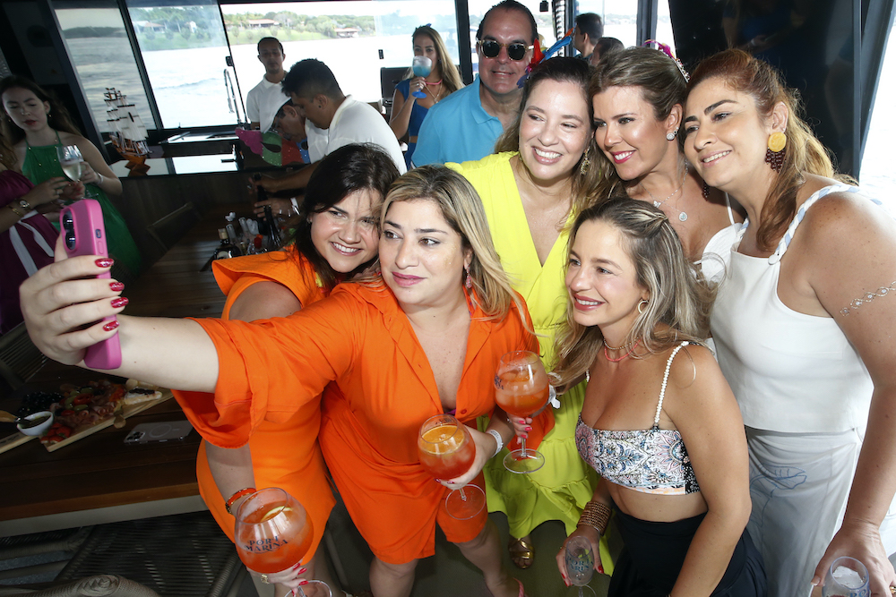 Ticiana Brígido, Manu Romcy, Leo Albuquerque, Ana Cláudia Aguiar, Fernanda Portela, Marina Albuquerque E Taís Matias