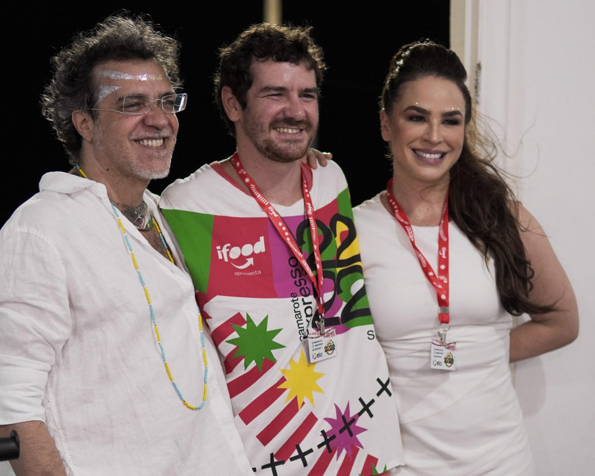 Paulinho Moska e Larissa Bracher se casam no Carnaval de Salvador