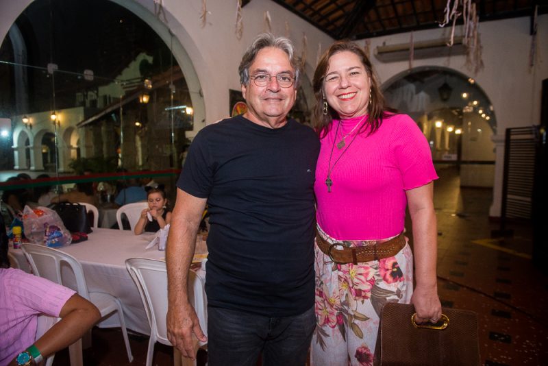 Diversão - Bailinho de Carnaval atrai pais e filhos para folia no Ideal Clube