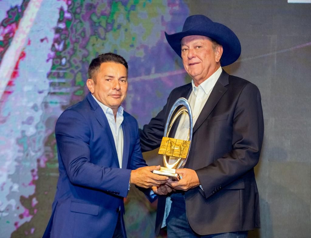 Rafael Leal, criador de cavalos da raça Quarto de Milha no Brasil, é eternizado no Hall da Fama Rafael Leal, criador de cavalos da raça Quarto de Milha no Brasil, é eternizado no Hall da Fama