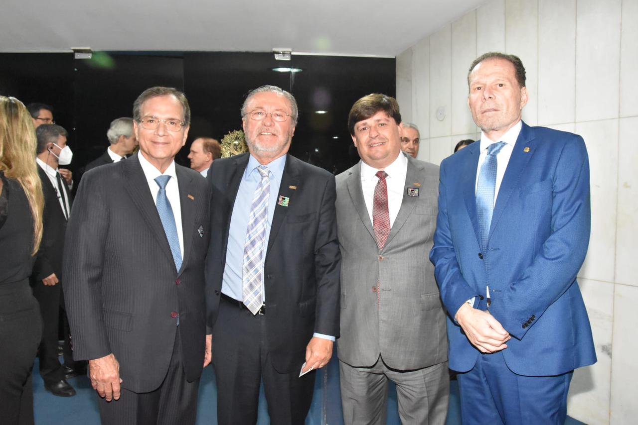 Empresários cearenses prestigiam posse de Camilo no Senado