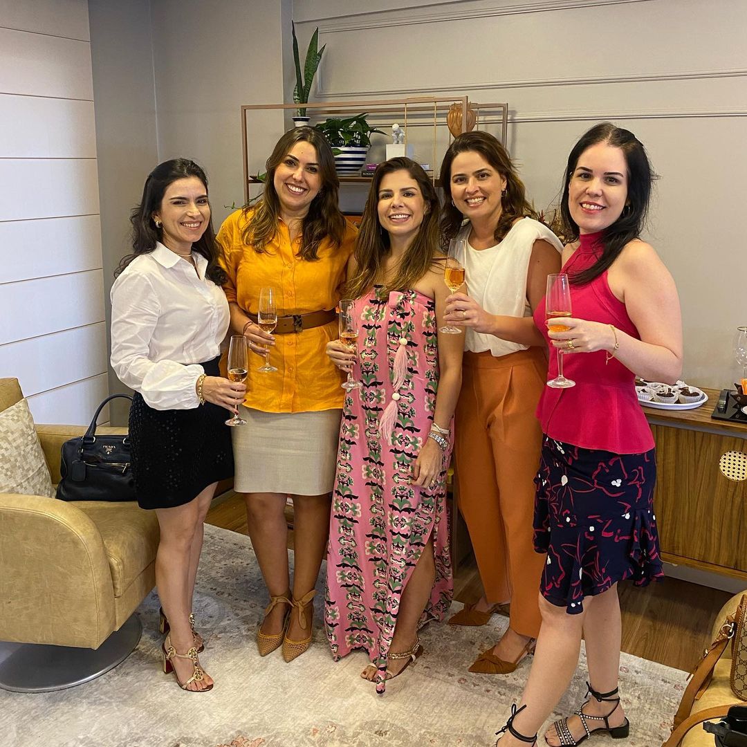 Carol Bezerra inaugura seu novo consultório de psicologia