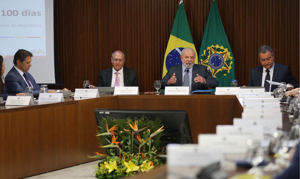 Lula determina que ministros não ‘vazem’ projetos antes de passarem pela Casa Civil