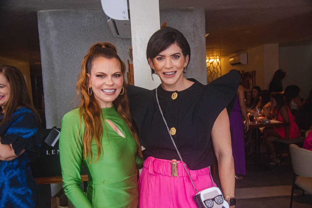 
				Adriana Praxedes e Thais Moreno   
				