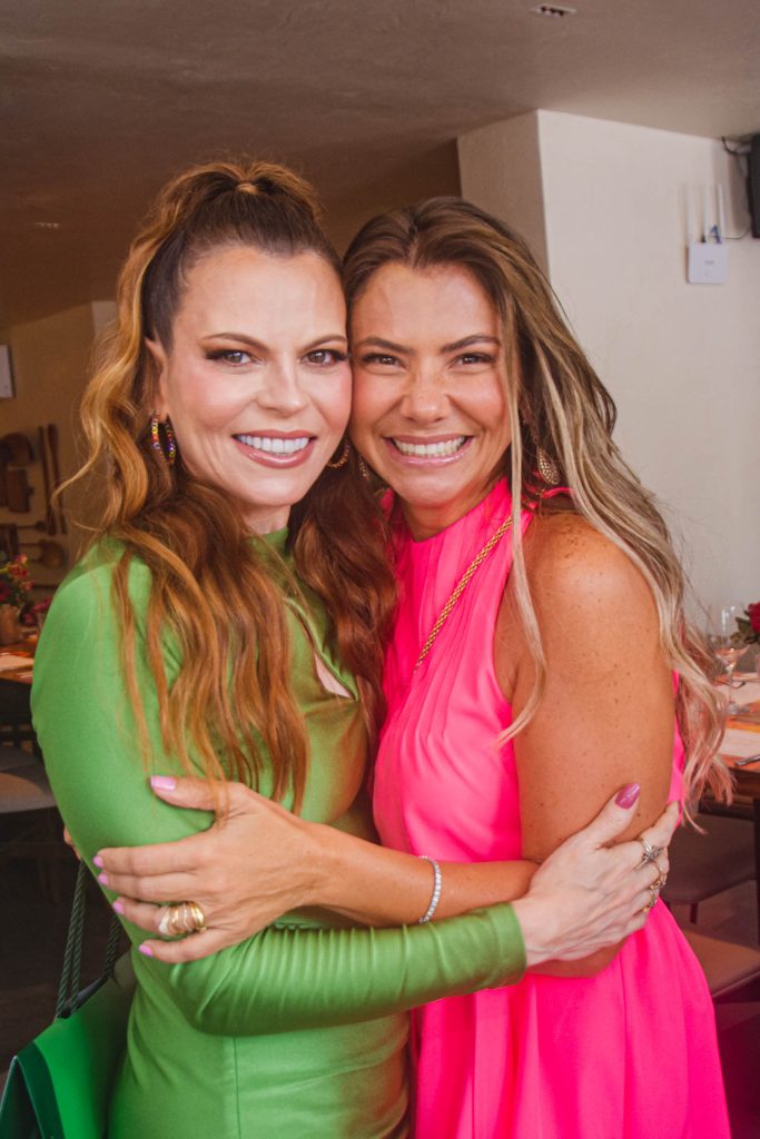 
				Adriana Praxedes e Vanessa Queirós    
				