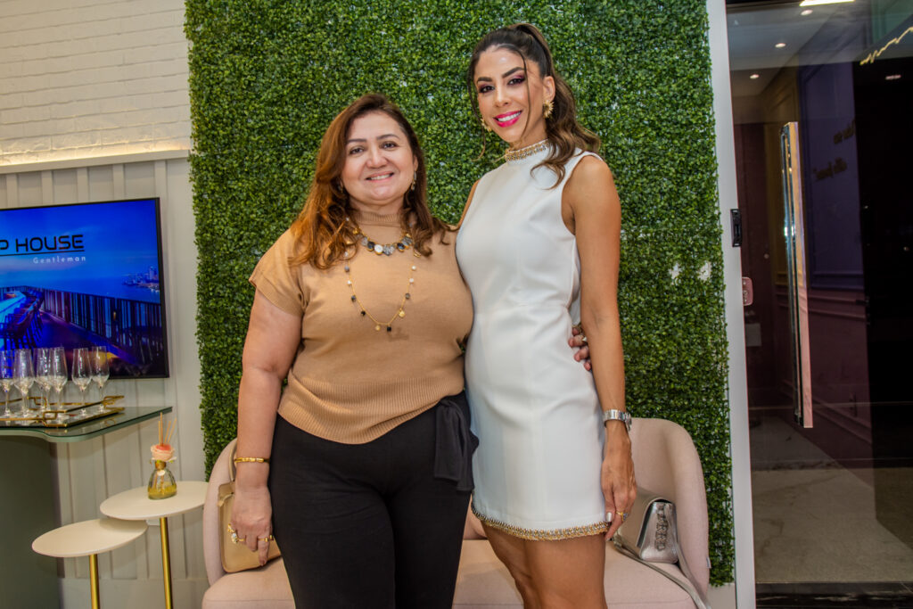 Alanna Muniz E Luciana Borges