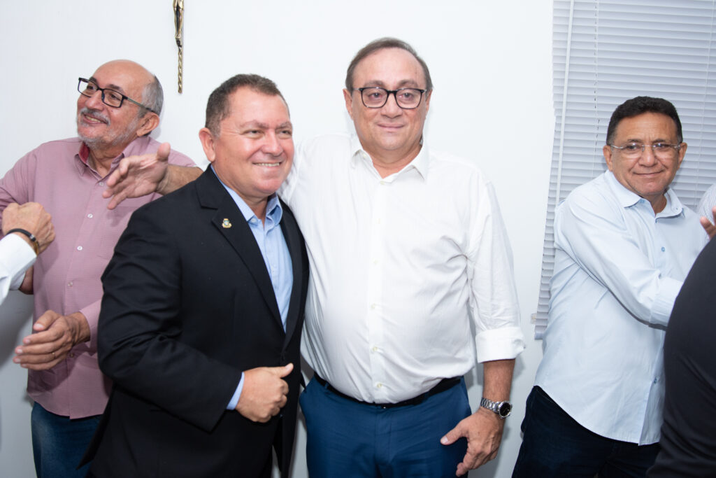 Almir Bié E Tin Gomes