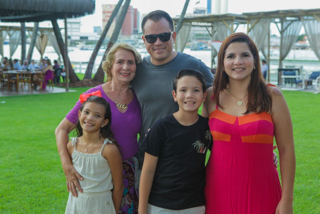 Ana Clara, Maria Yuca, Anderson, Gabriel E Monaliza Sousa