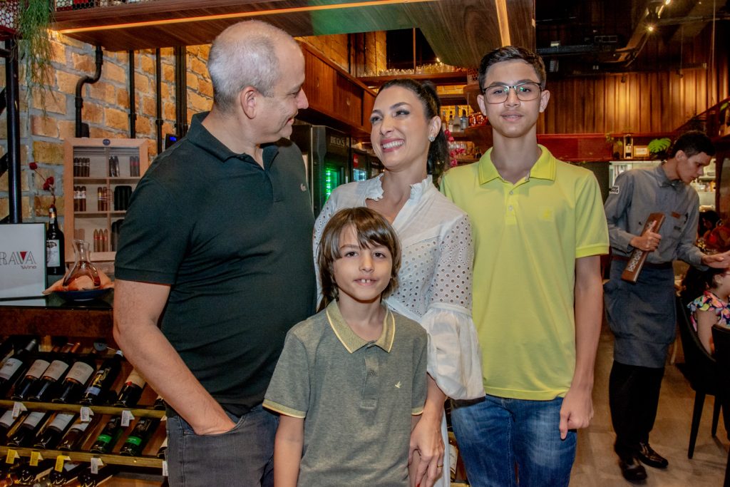 André, Danielle, Guilherme E João Vitor Linheiro (1)