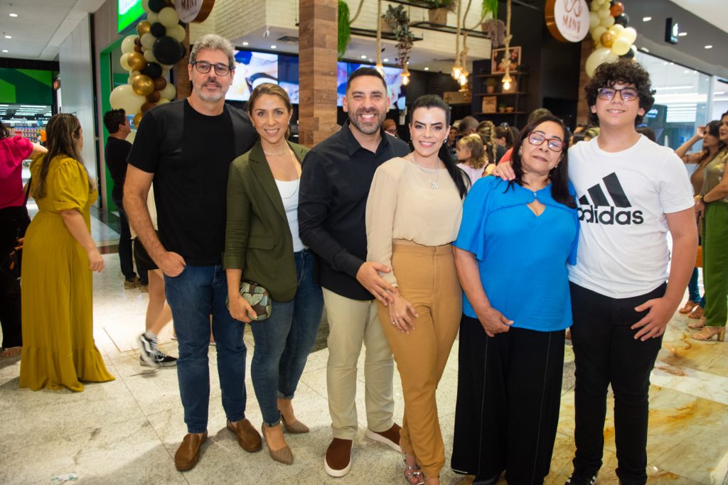 André Santos, Nabirra Acário, Nagib E Manu, Meire De Oliveira E Petros Acário (1)
