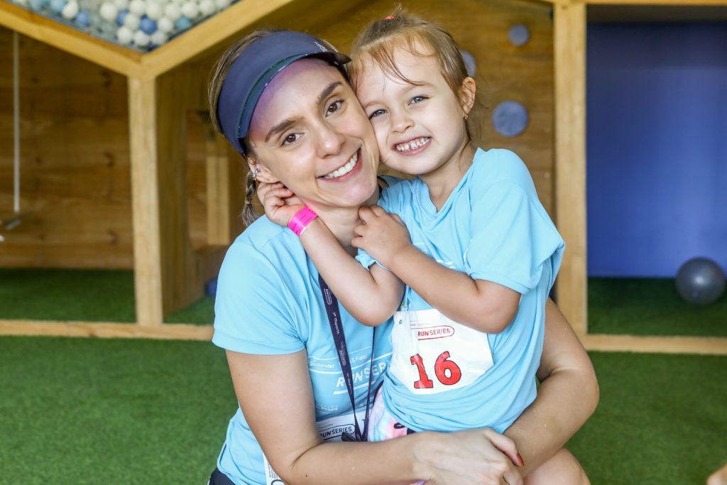 
				Andressa e Elisa Gondim  
				