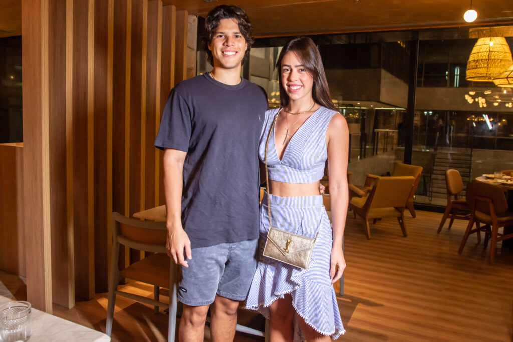 Antônio Ivan E Júlia Leal