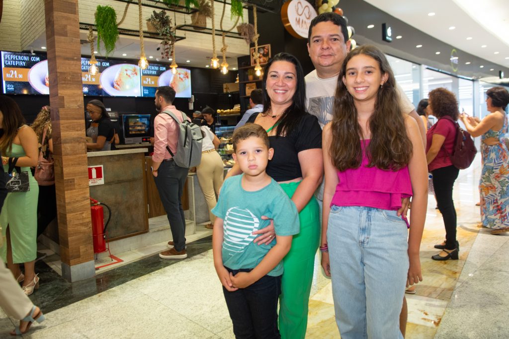 Arthur, Sara, Rubervando E Larissa Facundes (2)