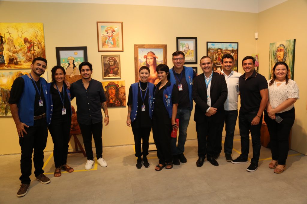 Artista Pedro Morais Com Esquipe Da Caixa Cultural