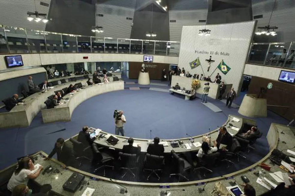 Cerca de 22 parlamentares cearenses estão cotados como pré-candidatos a prefeituras em 2024