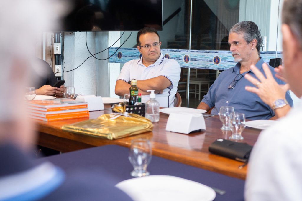 Átila Câmara E Leonardo Castelar (2)