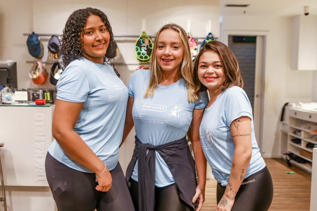 
				Carla Rodrigues, Vanessa Pereira e Alexandra Oliveira  
				