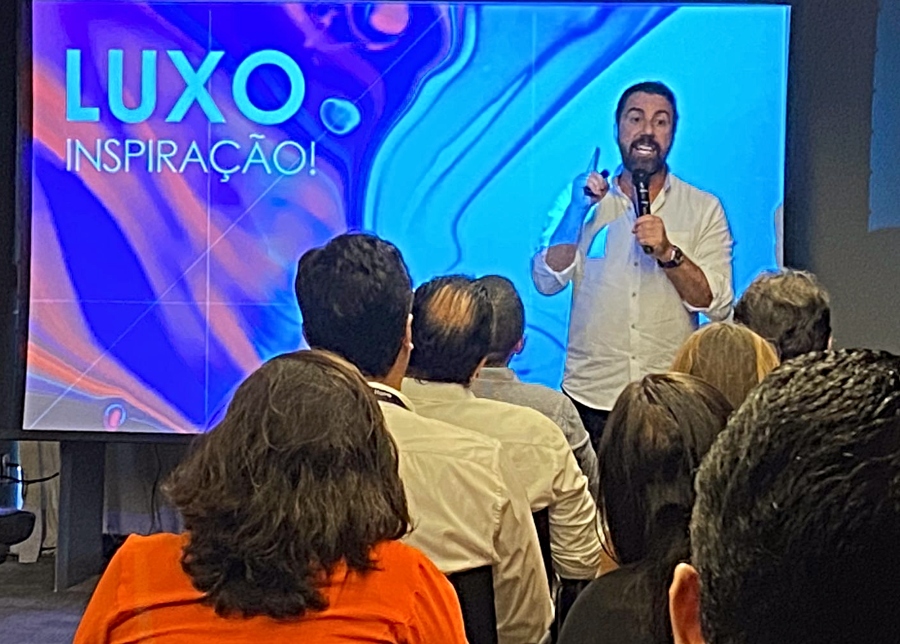 BSPAR promove palestra com Carlos Ferreirinha sobre luxo, desejo e gentileza