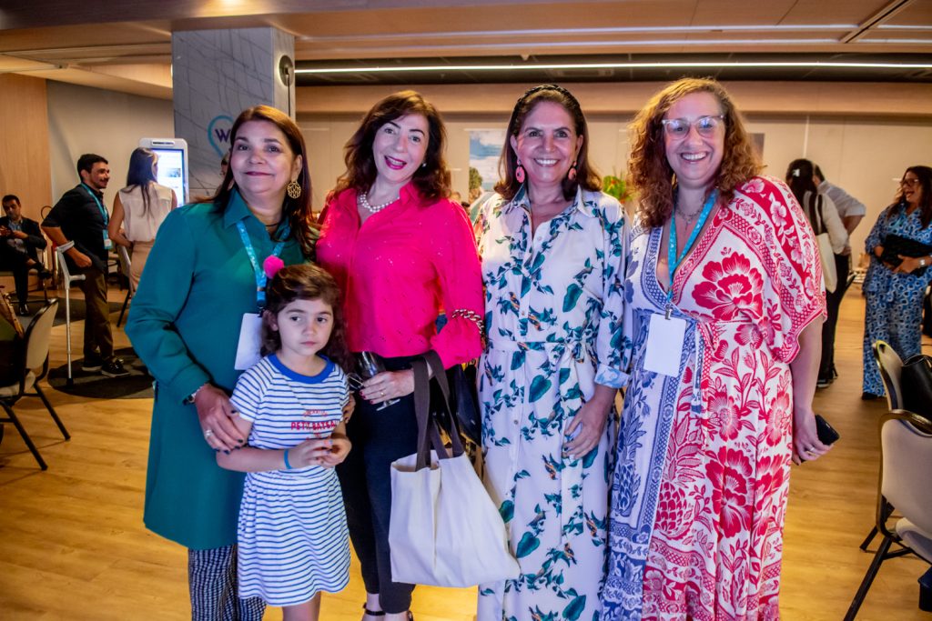 Celina Castro Alves, Maria E Gina Pompeu, Ana D'aurea Chaves E Barbara Redes