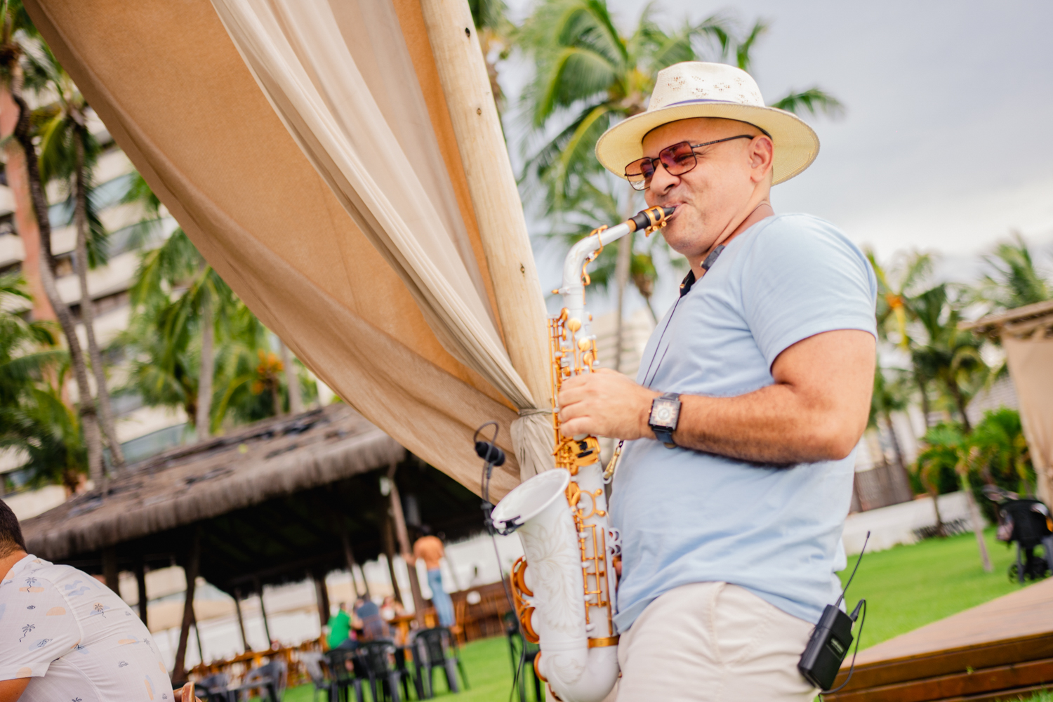 Chris Live Sax atrai os holofotes em sua estreia no Iate Clube