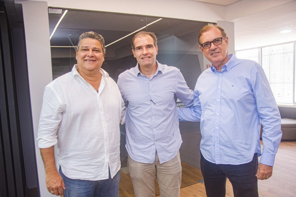Colombo Cialdini, Eduardo Figueiredo E Urbano Costa Lima