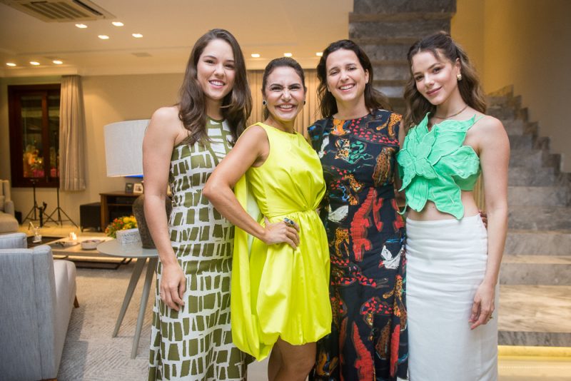 Let`s Celebrate - Cheia de luz e alto astral, Adriana Queiroz esbanja beleza e alegria em sua festa de aniversário