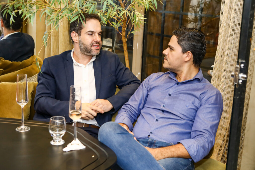 
				Daniel Frota e Alexandre Prado   
				