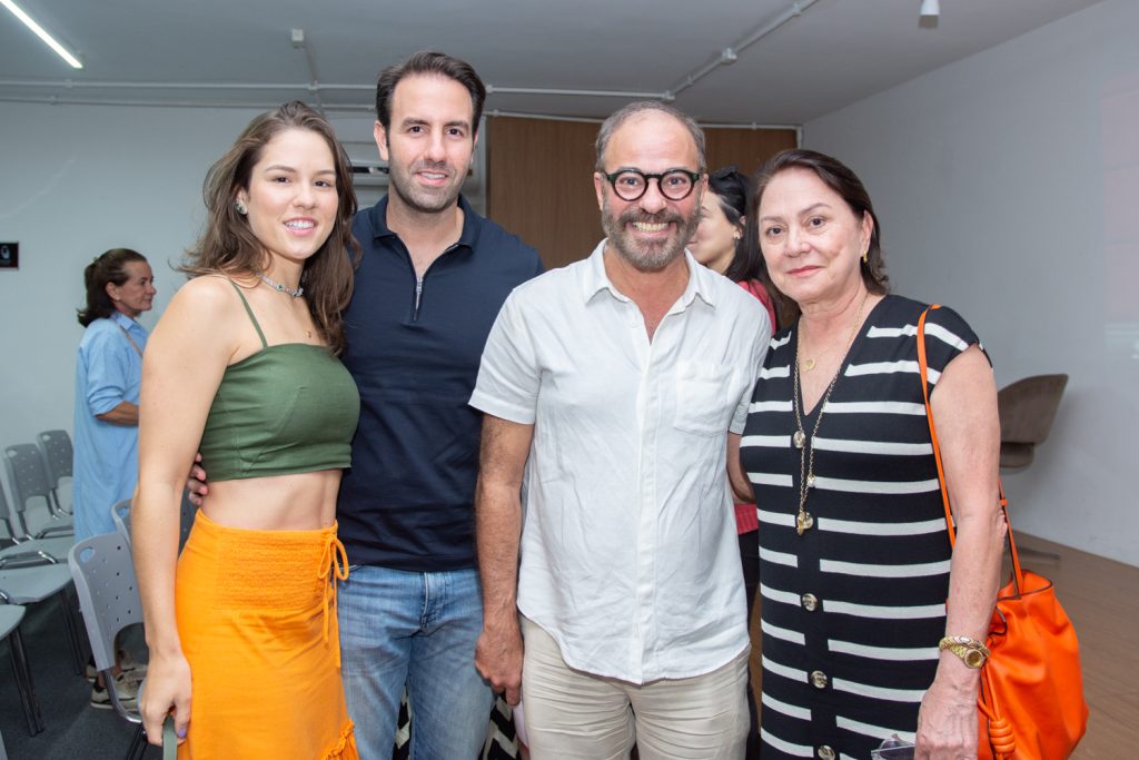 Daniela Eloy, Vitor Queiroz Frota, Marcus Novais E Paula Frota (2)