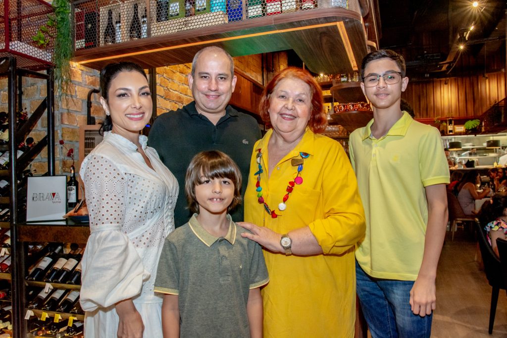 Danielle E André Linheiro, Eveline Vasconcelos, Guilherme E João Vitor Linheiro