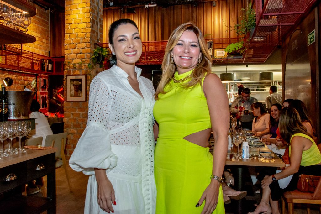 Danielle Linheiro E Tatiana Luna