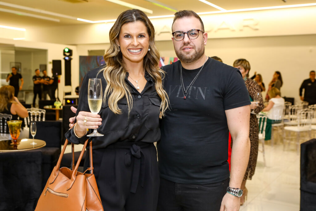 Denise Pontes E Nicola Martins