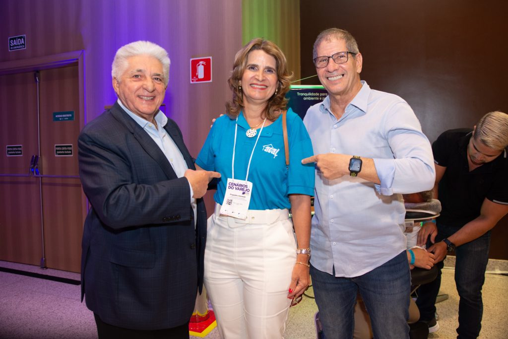 
				Deusmar Queirós, Daniela Cabral e Severino Ramalho Neto 
				