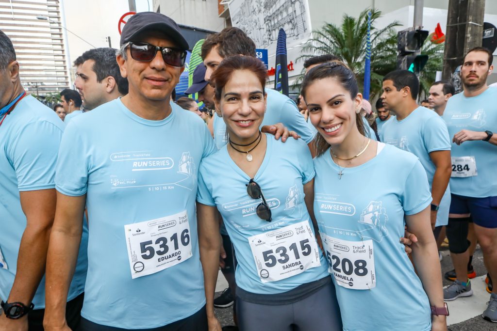 
				Eduardo, Sandra e Manuela Rolim 
				