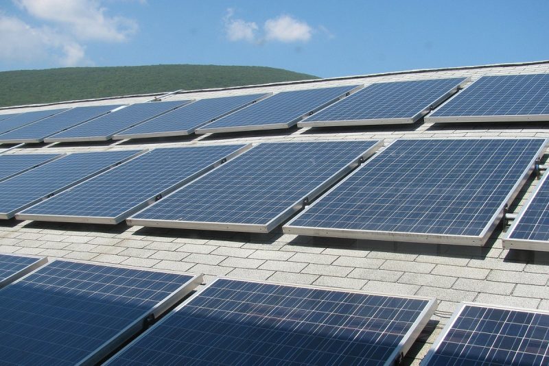 Brasil atinge novo marco em energia solar com mais de 20 GW em grandes usinas