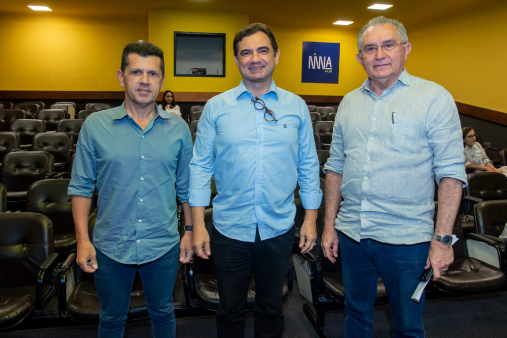 
				Erick Vasconcelos, Valternilo Bezerra e Morais Vilar 
				