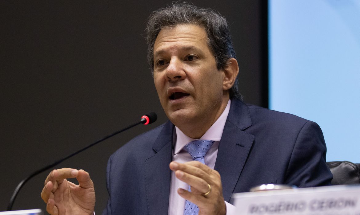 Haddad nega criação de impostos para cumprir novas regras fiscais