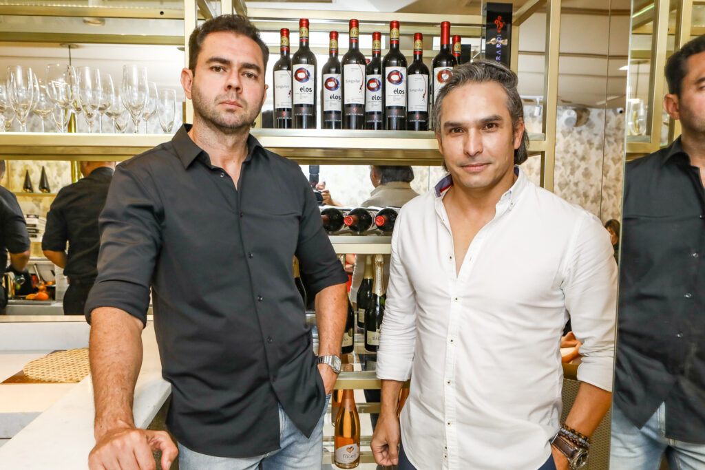 
				Franklin Oliveira e Loredan Bernutty 
				