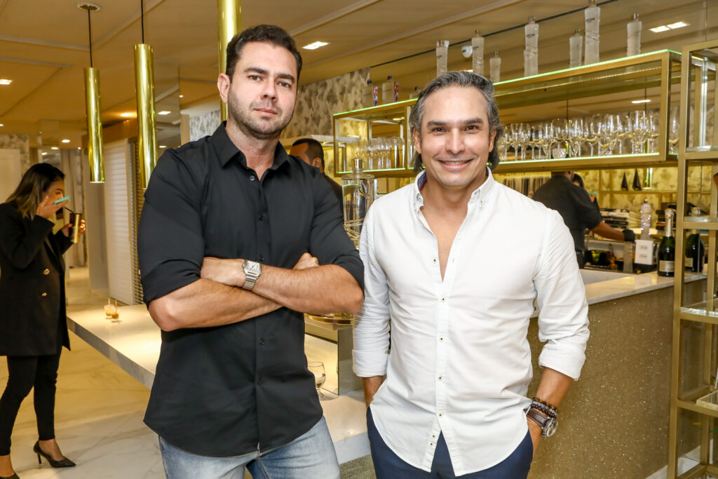 
				Franklin Oliveira e Loredan Bernutty   
				