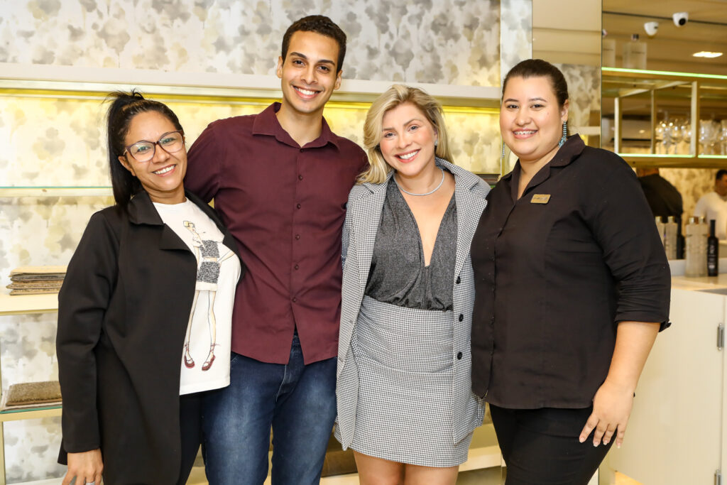 
				G Santos, Victor Gumm, Genice Brandão e Mali Ferreira 
				