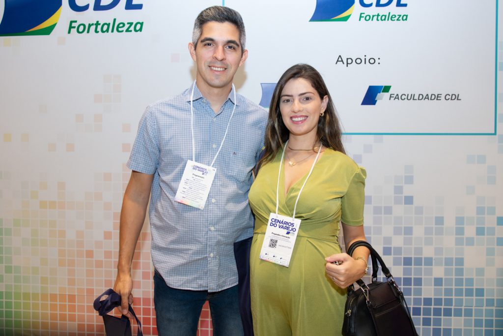 
				Gabriel Passos e Lais Zavattieri   
				