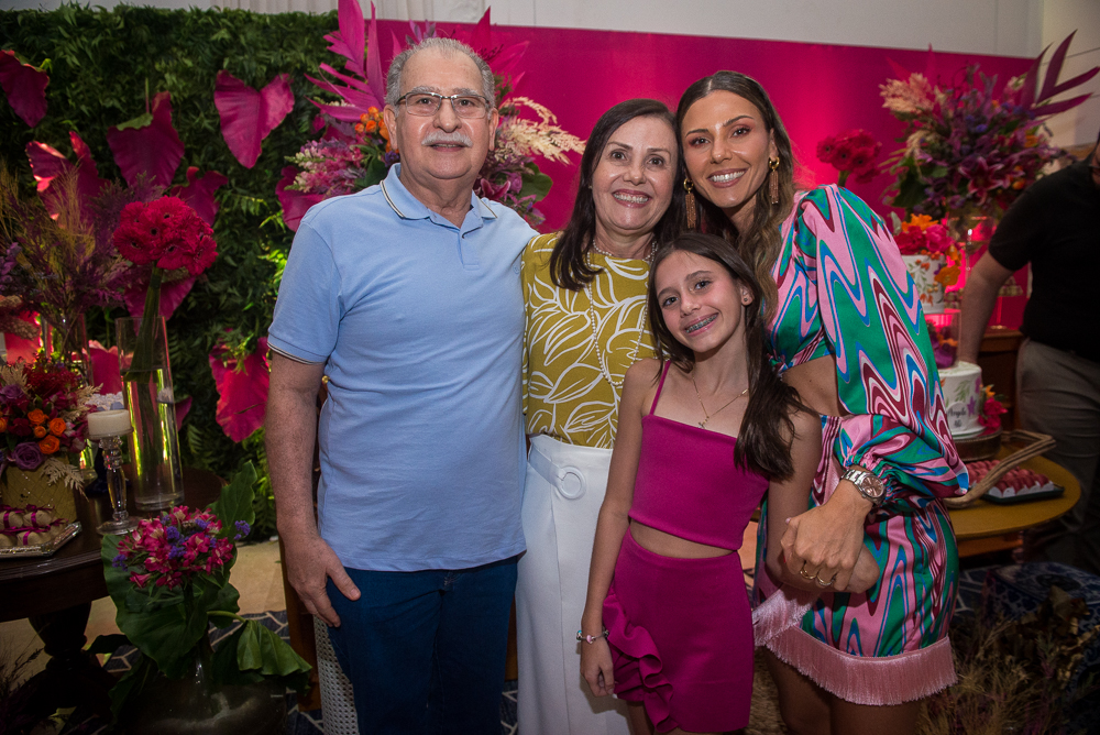 Gildo, Silvia Furtado, Clara E Angela Martain (1)