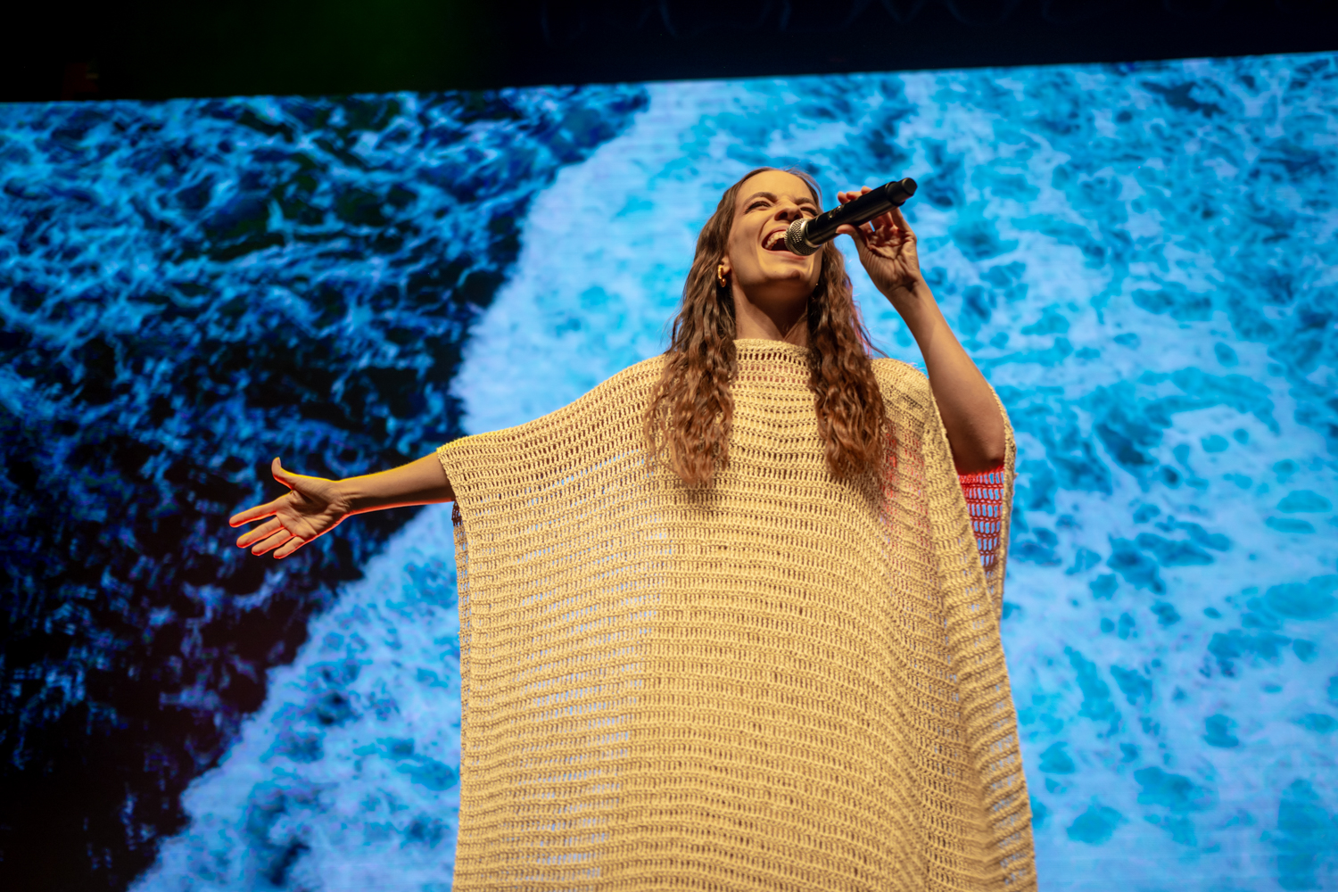 Apresentação de Giovana Bezerra dá um brilho extra à sétima edição do Prêmio RioMar Mulher