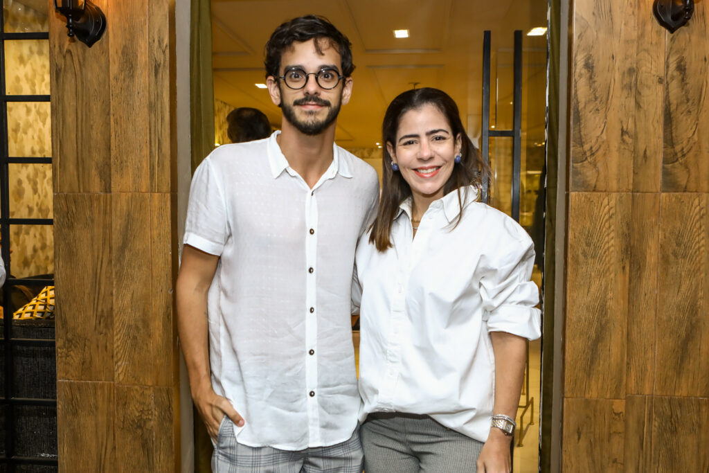 
				Gustavo Augusto e Sofia Romcy 
				