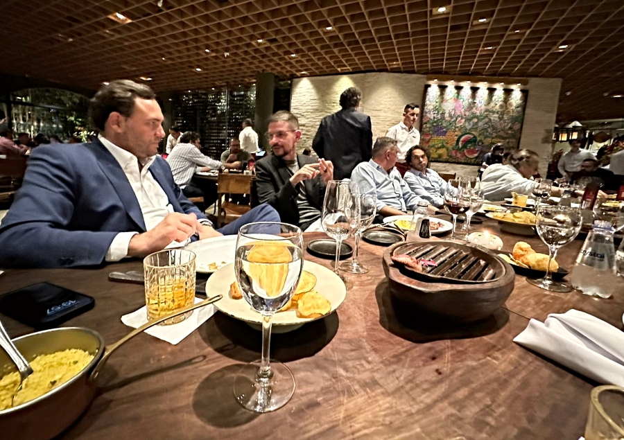 Happy hour do Esfera Brasil reúne seleto grupo de empresários em São Paulo