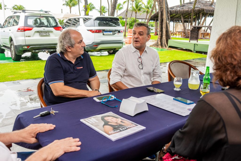Hiderlandson Peixoto E Denis Leitão Castro